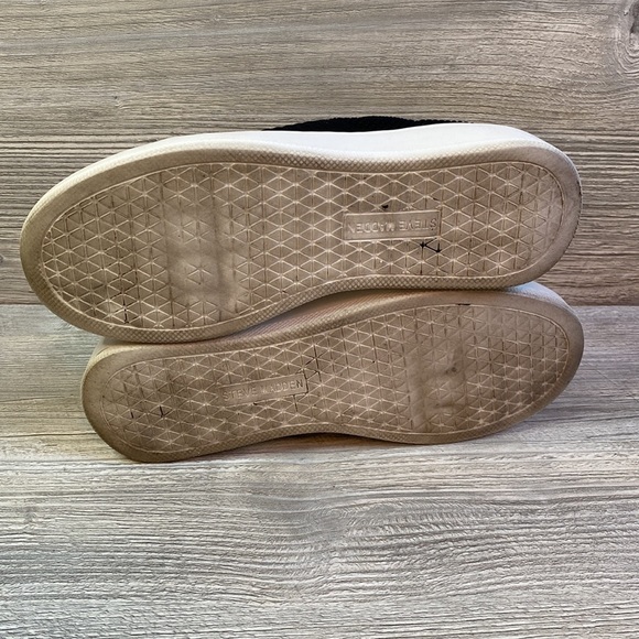 Black sneaker with chunky white sole. Steve Madden Beale fabric sneakers Size 6 - Picture 11 of 12